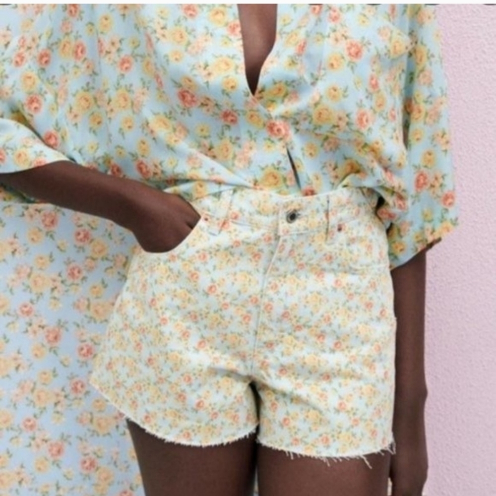 ZARA FLORAL PRINT SHORTS